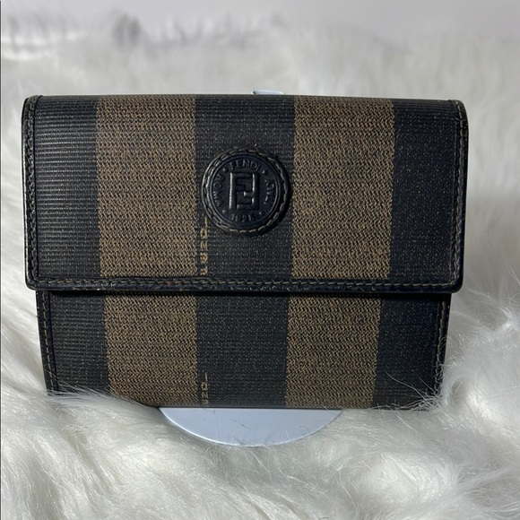 Very Nice Fendi Pequin Flap Compact Wallet. P44 - Picture 1 of 15
